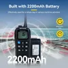 A marine radio with a battery pack is shown in front of a background of boats and water. Anteprima dell’immagine prodotto