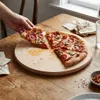 Kulaté dřevěné prkénko 25 cm na krájení pizzy, sýra, Náhled obrázku produktu 7