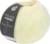 A ball of cream-colored yarn with a dark gray label wrapped around it. Produktbild-Vorschau