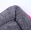 A close-up view of the soft, plush interior of a pet bed, showing the texture of the fabric. Anteprima dell’immagine prodotto