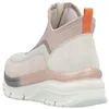 Auf dem Bild ist ein Freizeitschuh in der Farbe Rosa zu sehen der von der linken Seite abgebildet ist. Der Schuh hat eine moderne Form und zeigt ein auffälliges Design mit verschiedenen texturierten Elementen. Produktbild-Vorschau