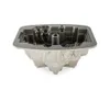 Nordic Ware - Gingerbread House Bundt Pan Voir les images du produit 2
