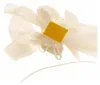 Rückseite einer Organza-Schleife mit gelbem Klebepunkt zur einfachen Befestigung der Hochzeitsgirlande auf der Motorhaube. Produktbild-Vorschau