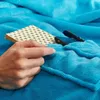 Lumaland Kuscheldecke mit Ärmeln & Handytasche 170x200cm Produktbild-Vorschau 2