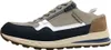 A side view of a single athletic shoe. Anteprima dell’immagine prodotto