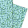 Elegantes Geschenkpapier mit zartem Laub Muster in hellblau Produktbild-Vorschau 2