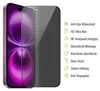 A smartphone with a privacy screen protector applied, next to a graphic listing the features of the screen protector. Produktbild-Vorschau
