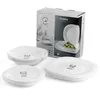 A set of white square plates and a box of plates are displayed on a white background. Voir les images du produit