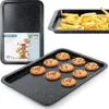 A collage of images showing a baking tin, a baking tin filled with french fries, and a baking tin filled with cookies. Voir les images du produit