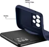 A dark blue phone case is shown being fitted onto a black smartphone. Produktbild-Vorschau