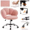 A collage of a pink teddy bear fabric office chair, showing close-ups of its material, cushion, and functional parts like the height adjustment and casters. Produktbild-Vorschau