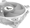 A close-up, angled view of a white computer fan with gray accents and a logo on the center hub. Anteprima dell’immagine prodotto