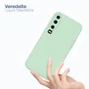 A hand holding a light green phone case. Produktbild-Vorschau