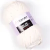 A ball of white yarn on a white background. Náhľad obrázku produktu