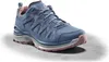 A single blue and pink hiking shoe is shown from a side angle on a light gray surface with a white background. Voir les images du produit