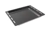 A black oven tray is shown against a white background. Náhľad obrázku produktu