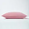 HOMESCAPES Housse de coussin en velours rose, 30 x 50 cm Voir les images du produit 2
