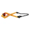 A product shot of a lifting clamp on a white background. Voir les images du produit