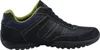 Auf dem Bild ist ein blauer Freizeitschuh zu sehen der von der Seite abgebildet ist. Der Schuh zeigt ein modernes Design mit einer kombinierten Oberflächenstruktur und hellem Schuhband. Produktbild-Vorschau