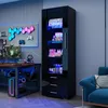 A gaming room setup with a desk, computer, and a display cabinet. Anteprima dell’immagine prodotto