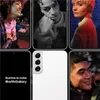 A collage of images showcasing people and a Samsung Galaxy S22 phone. Voir les images du produit