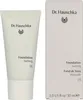 A product shot of Dr. Hauschka Foundation Nutmeg 05 and its packaging. Anteprima dell’immagine prodotto