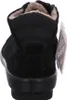 The back view of a black boot with a Gore-Tex tag attached. Anteprima dell’immagine prodotto