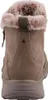 Auf dem Bild ist ein beiger Stiefel zu sehen der von der Seite dargestellt wird. Der Stiefel hat eine hohe Form und zeigt eine leicht strukturierte Oberfläche. Náhled obrázku produktu