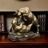 Lutte de marché - Sculpture en bronze Bulle vs Ours 18 × Voir les images du produit 10
