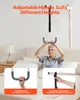 An elderly woman uses a bed assist rail system next to a bed. Insets show close-ups of the handle and the attachment mechanism. Voir les images du produit