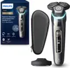 A Philips Shaver 9000 Series S9974/35 electric shaver, its charging stand, and a travel case are displayed against a white background. The product packaging is also visible on the left. Anteprima dell’immagine prodotto