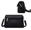 Damenledertasche -  - Eleganz und Funktionalität - Goldene Produktbild-Vorschau 8