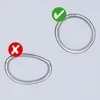 Two pipe cutters are shown, one with a red 'X' indicating incorrect and one with a green checkmark indicating correct. Produktbild-Vorschau