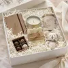 Weißes Papierfüllmaterial 100 g – Dekofüllung für Geschenkkörbe, Boxen & Pakete Produktbild-Vorschau