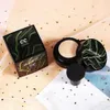 CHAFUL CC Cream Cushion Kompakt in schwarzer Verpackung mit Make-up-Schwamm, auf goldenem Sternmuster-Hintergrund Anteprima dell’immagine prodotto