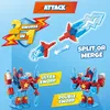 Marketing image showing a toy robot with interchangeable swords, demonstrating its features and attack capabilities. Anteprima dell’immagine prodotto