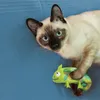 KONG Chameleon mit Katzenminze Nachfüllbar Produktbild-Vorschau 3