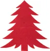 A red felt Christmas tree decoration against a white background. Voir les images du produit