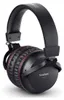 A close-up studio shot of a pair of black over-ear headphones with red accents. Anteprima dell’immagine prodotto