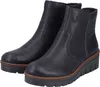A pair of black leather ankle boots with a thick sole. Náhľad obrázku produktu