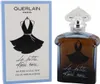 Guerlain La Petite Robe Noire Eau de Parfum Intense 100 ml, eleganter Flakon mit schwarzem Kleidmotiv neben hellblauer Originalverpackung. Produktbild-Vorschau
