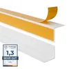 A white L-shaped profile with yellow double-sided tape attached to one side, shown diagonally against a white background. A small square badge with German text and a rating is in the bottom left corner. Anteprima dell’immagine prodotto