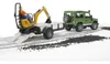 bruder Land Rover Defender  mit Mini-Bagger , Maßstab 1:16 Produktbild-Vorschau 10