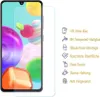 A smartphone screen protector is shown next to a smartphone, with feature icons and text on the right side. Produktbild-Vorschau