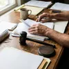 Aukční soudce nastavil kladívko hnědé barvy Náhled obrázku produktu 8