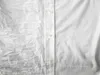 A split image showing a crumpled white shirt on the left and a smooth, refreshed white shirt on the right, with text indicating the difference. Produktbild-Vorschau