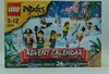 The image shows the front of a LEGO Pirates Advent Calendar box, featuring various pirate-themed minifigures and a ship in a snowy setting. Produktbild-Vorschau