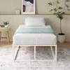 Metallbett mit klarem Look – ideal für moderne Schlafzimmer.
 Produktbild-Vorschau
