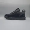 Chaussures UGG Lowmel 1144032BLK Voir les images du produit 13