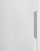 A close-up view of a white refrigerator door with a metallic handle. Produktbild-Vorschau